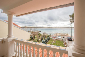 Отель Rooms Katica B&B  Раб